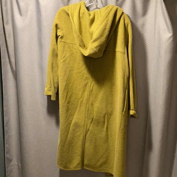 Woman’s who did trenchcoat - Picture 4 of 4